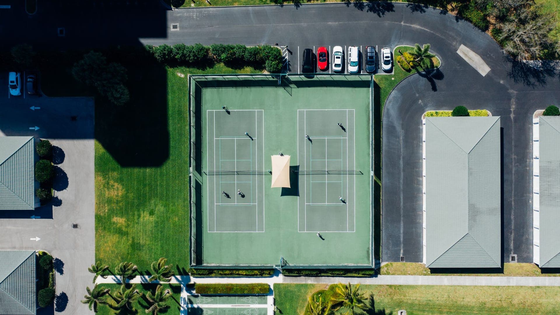 Havadan tenis kortları