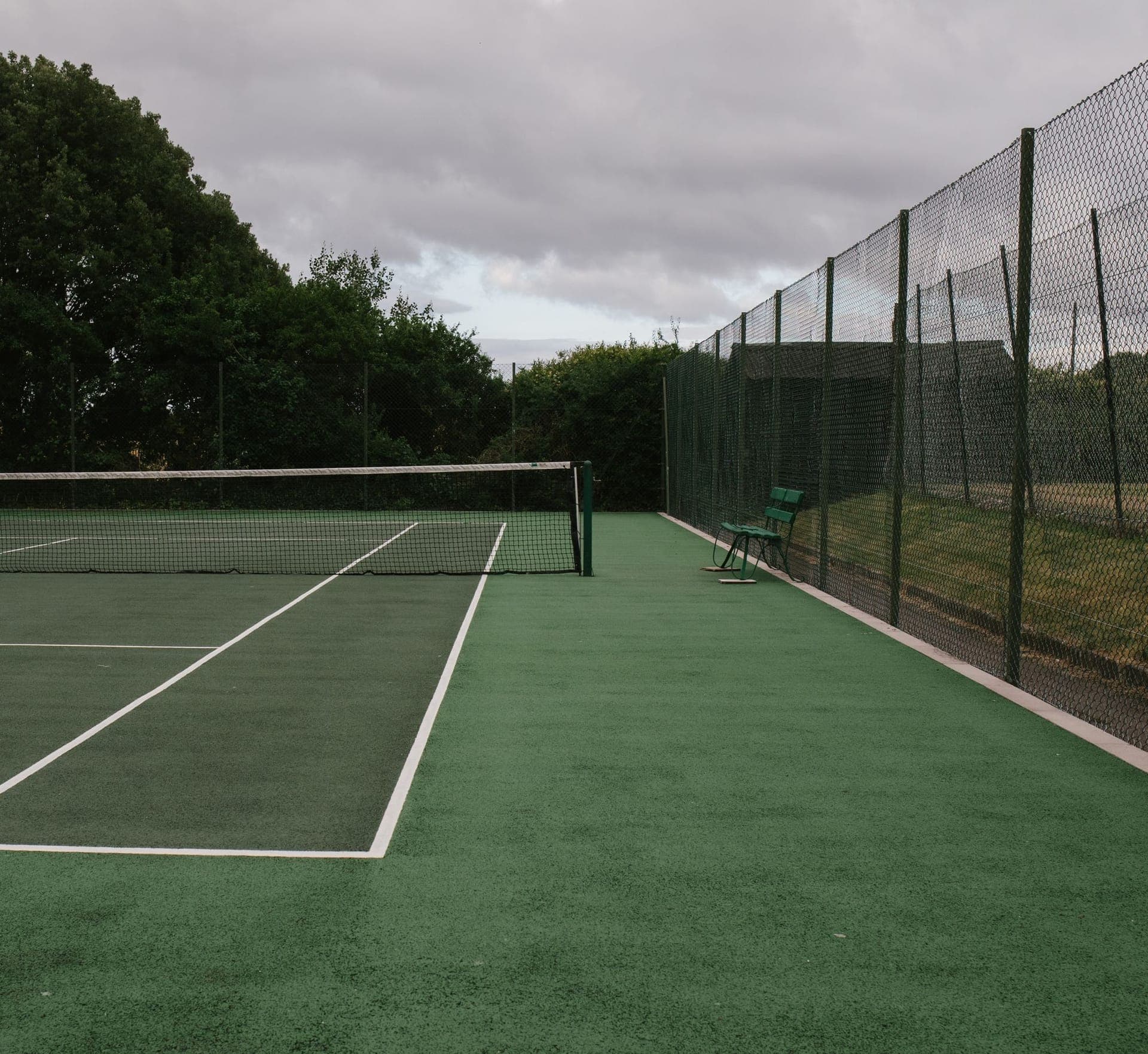 Site İçi Tenis Kortu